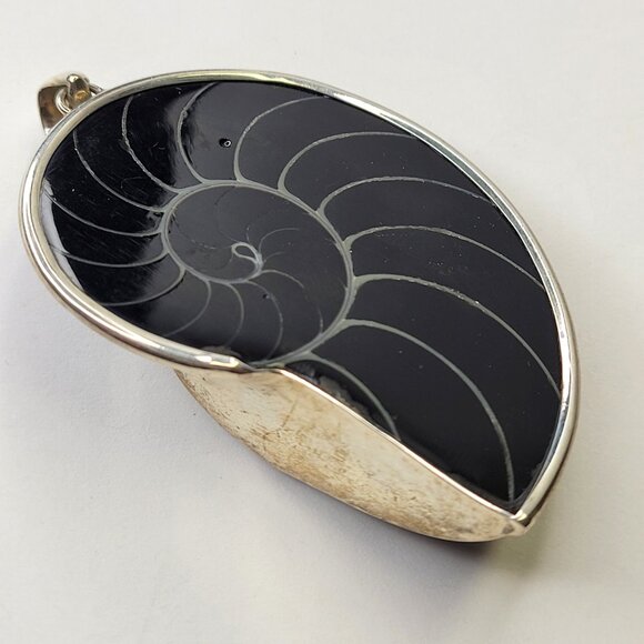 Mens Blue Nautilus Shell Pendant with 925 Sterling Silver - Picture 10 of 16